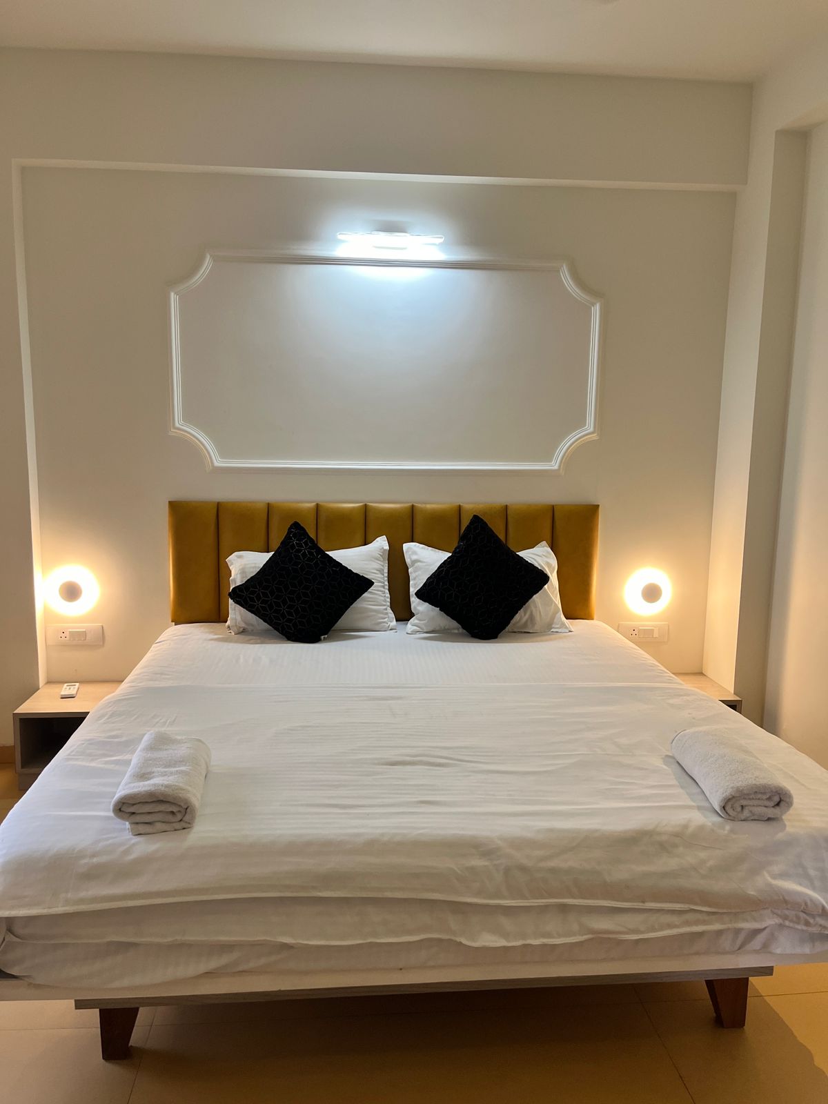 MALLE Luxurious Bedroom